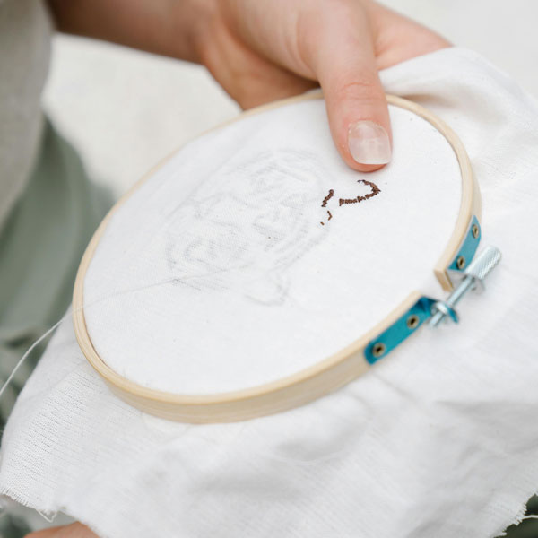 現代ファッションに息づく刺繍デザイン