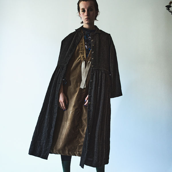 静かな個性をまとう ― susuri(ススリ)の魅力と古着で楽しむスタイル